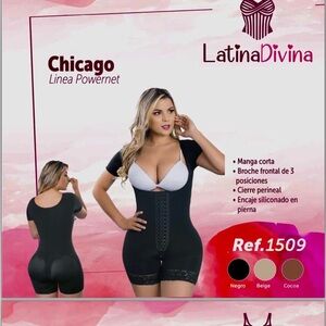 Chicago Latina Divina Faja